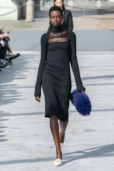 Look 35
